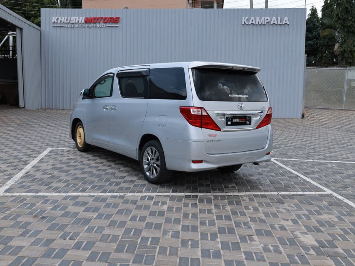 2010 Toyota Alphard image-18