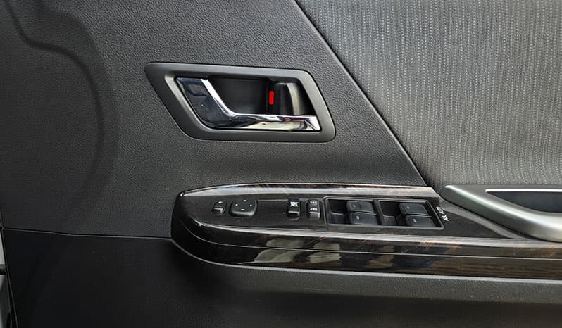 2012 Toyota Alphard image-16