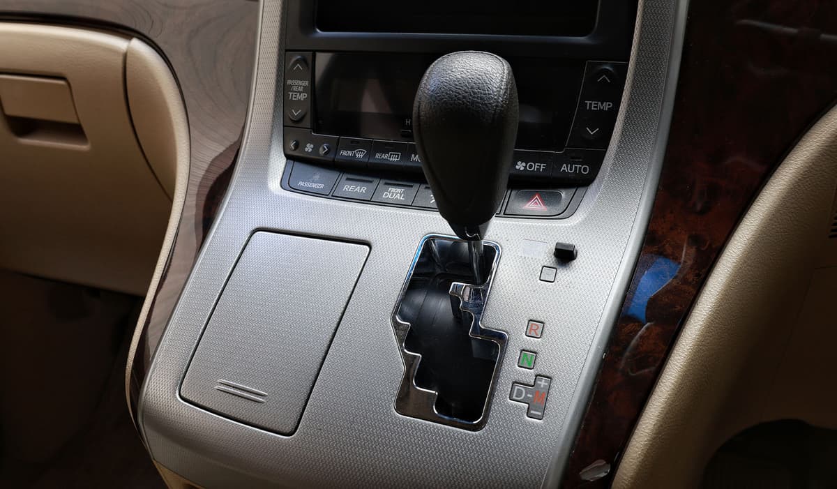 2012 Toyota Alphard 240X image-10