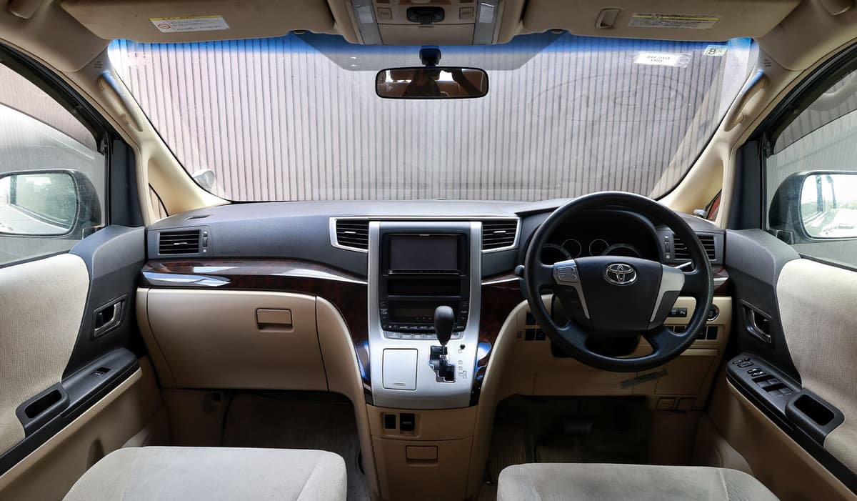 2012 Toyota Alphard 240X image-14