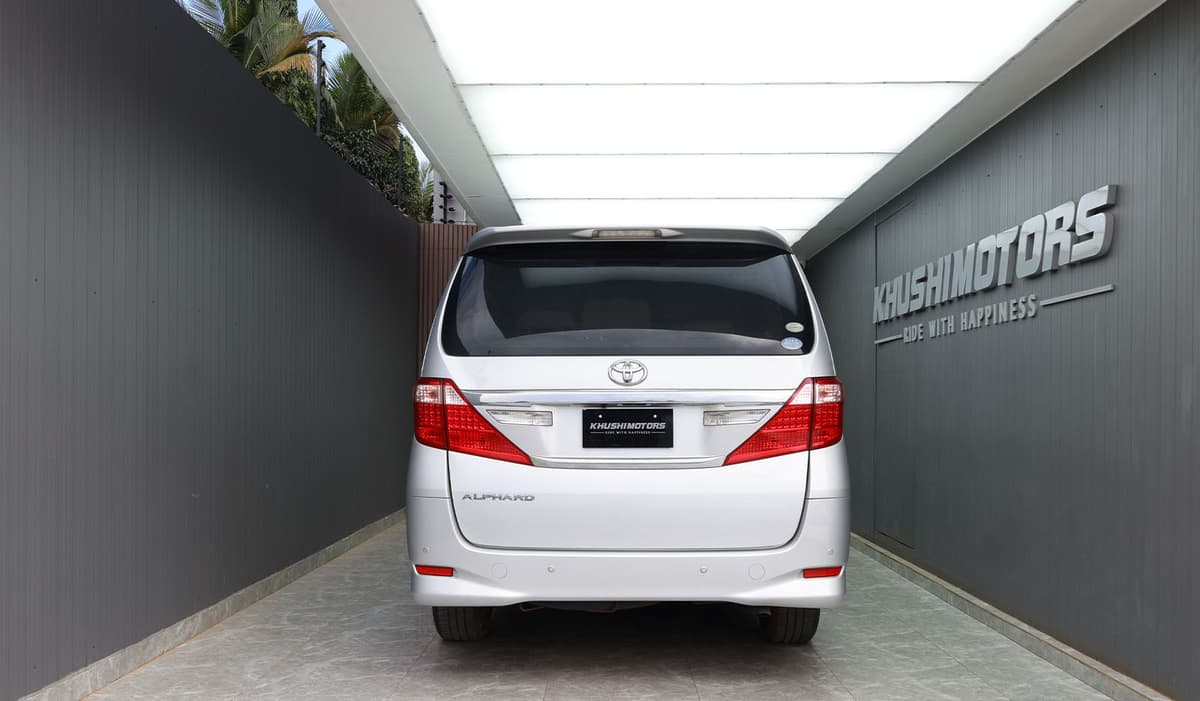 2012 Toyota Alphard 240X image-16