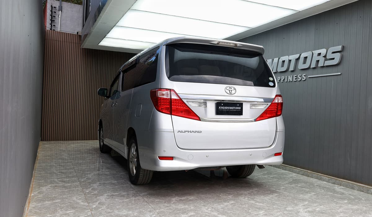 2012 Toyota Alphard 240X image-17