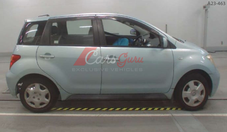 2004 Toyota IST image-2