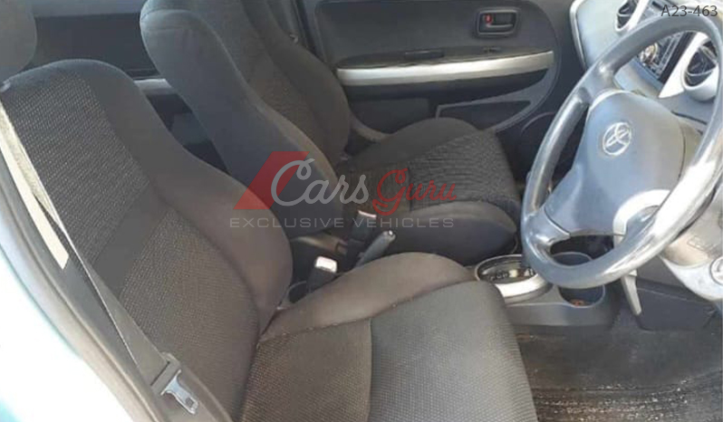 2004 Toyota IST image-5