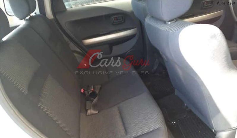 2004 Toyota IST image-7