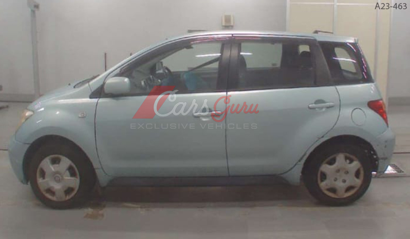 2004 Toyota IST image-10