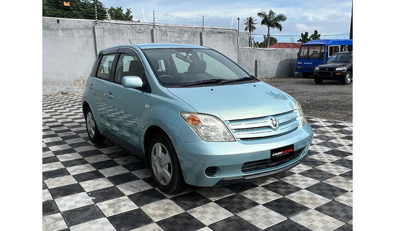 2004 Toyota IST image-12