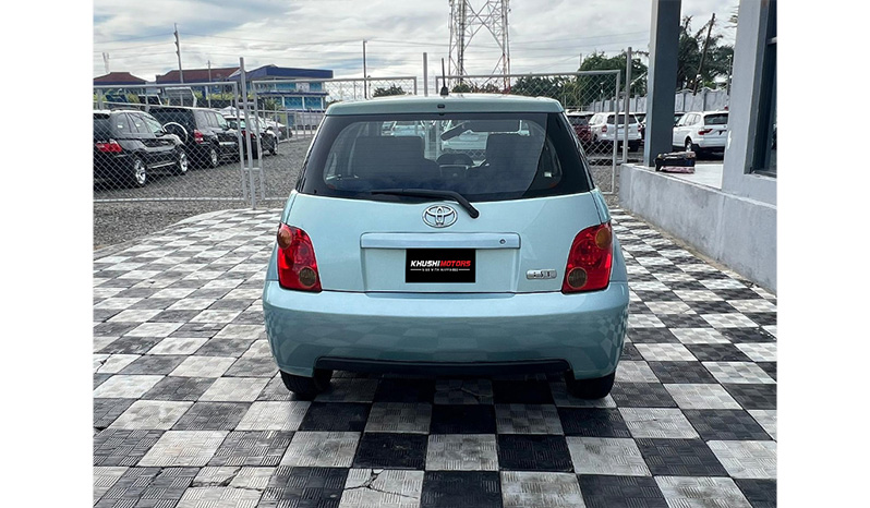 2004 Toyota IST image-15