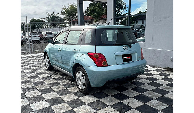 2004 Toyota IST image-16