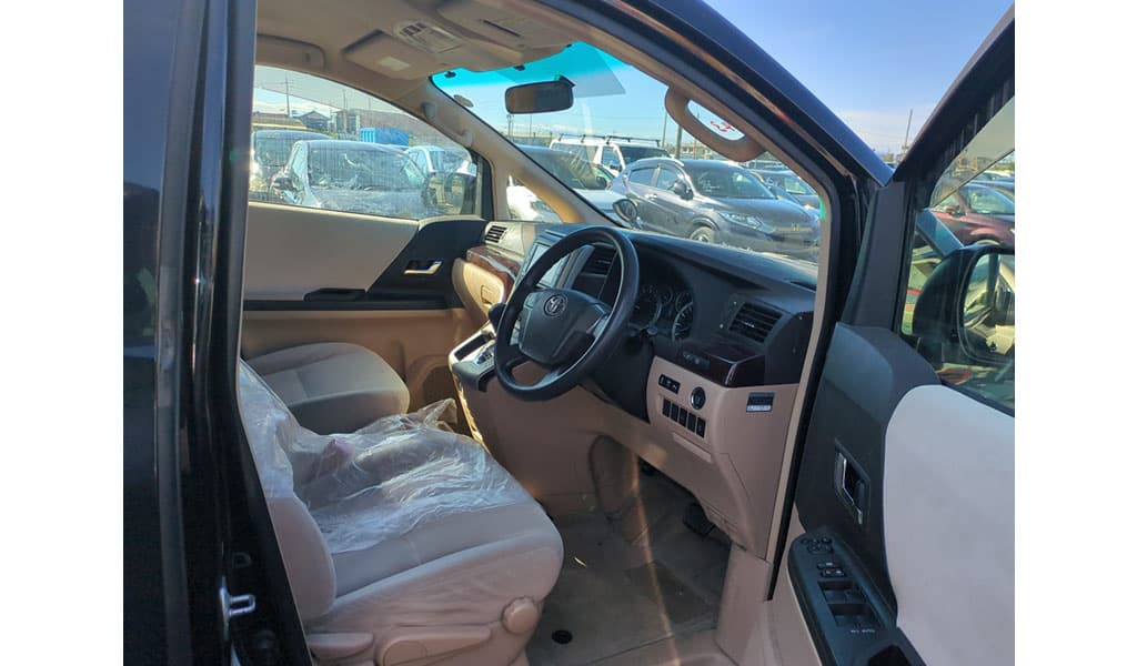 2012 Toyota Alphard 240X image-7