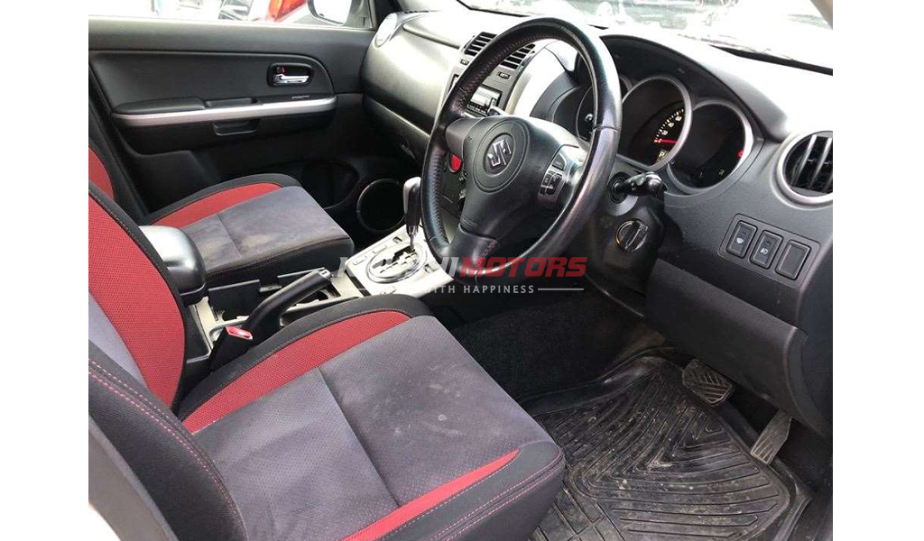 2012 Suzuki Escudo image-7