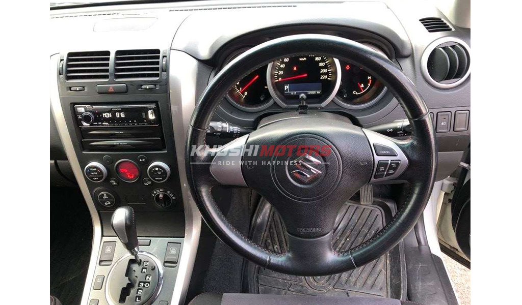 2012 Suzuki Escudo image-8