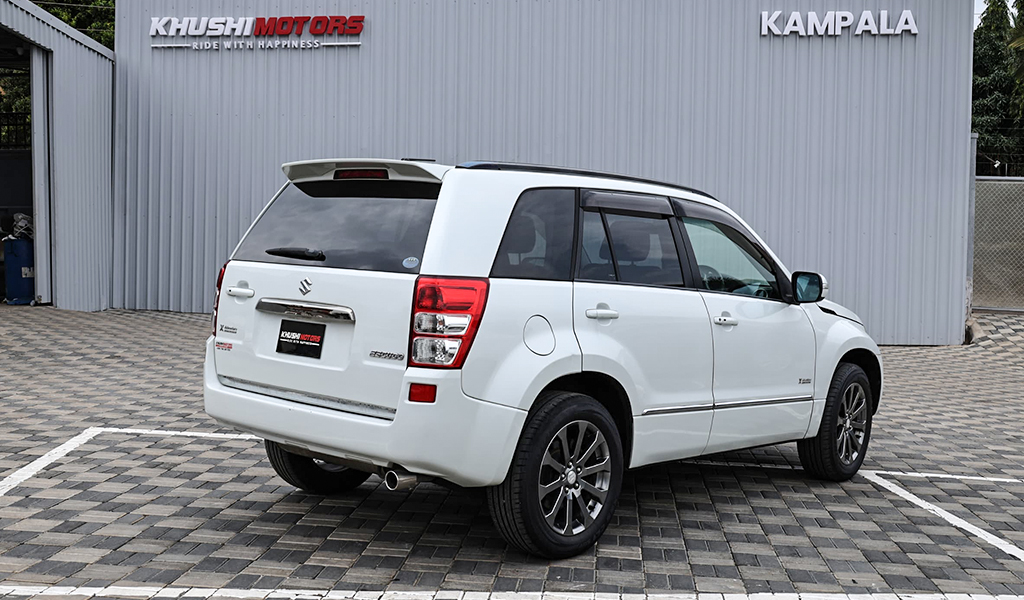 2012 Suzuki Escudo image-12