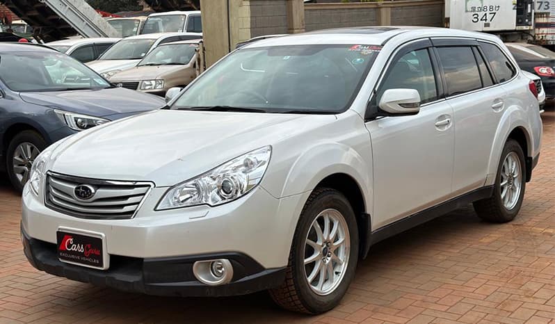 2010 Subaru Outback image-3