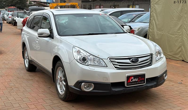 2010 Subaru Outback image-4