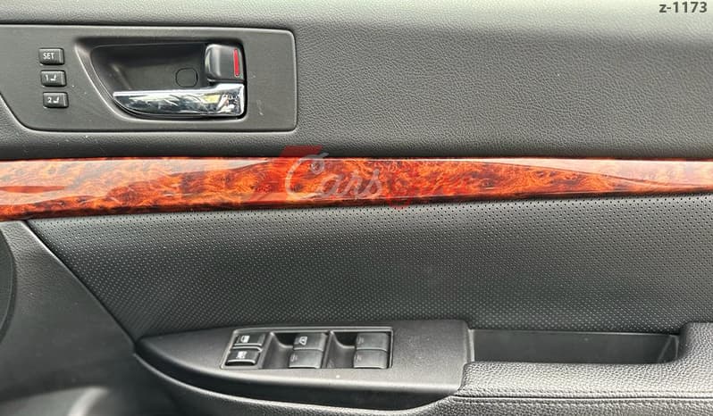 2010 Subaru Outback image-7