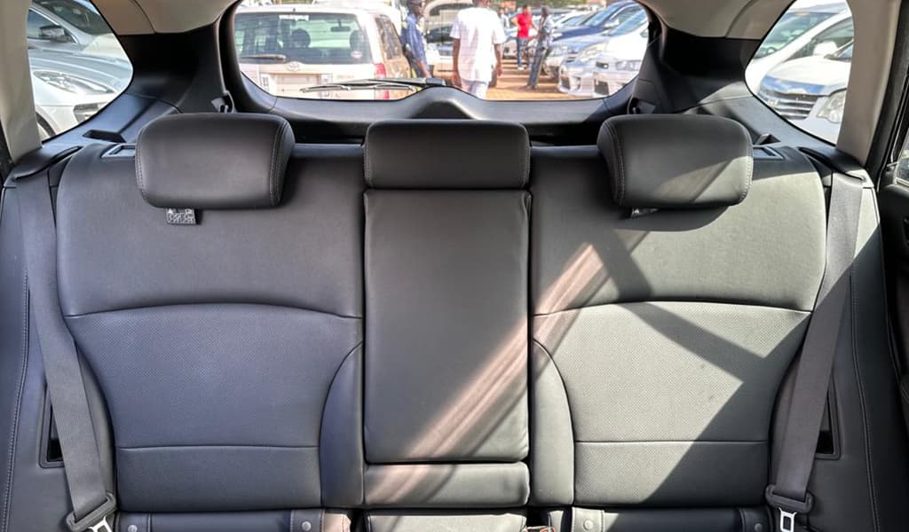2015 Subaru Outback image-9