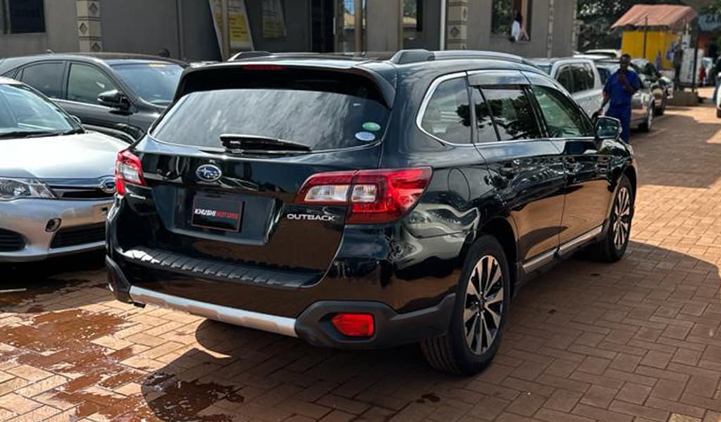 2015 Subaru Outback image-24