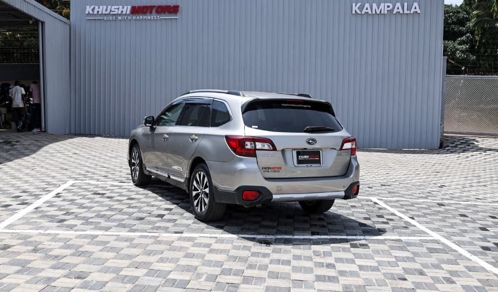 2016 Subaru Outback image-22