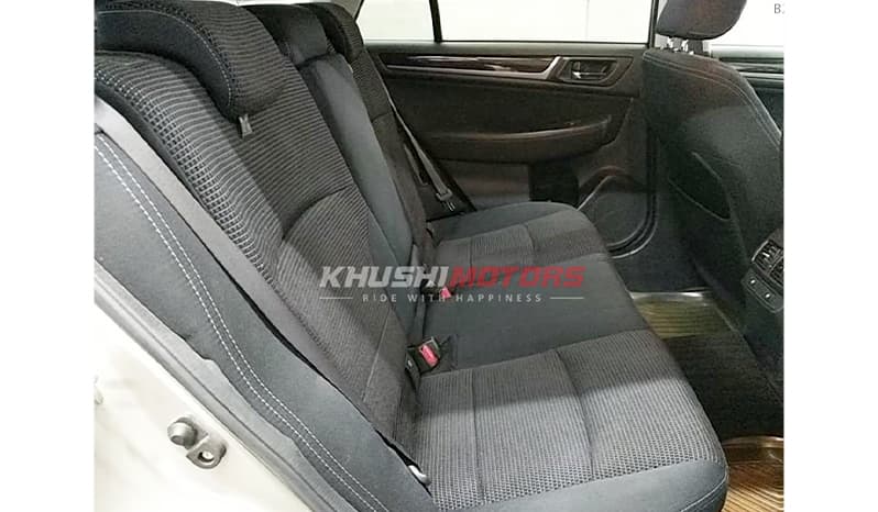 2016 Subaru Outback image-2