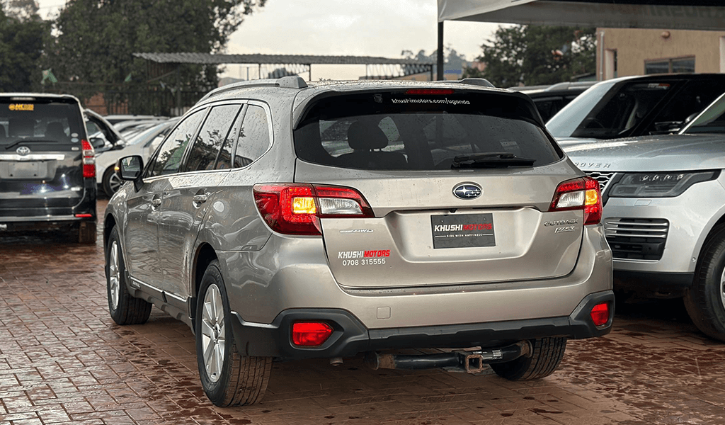 2016 Subaru Outback image-11