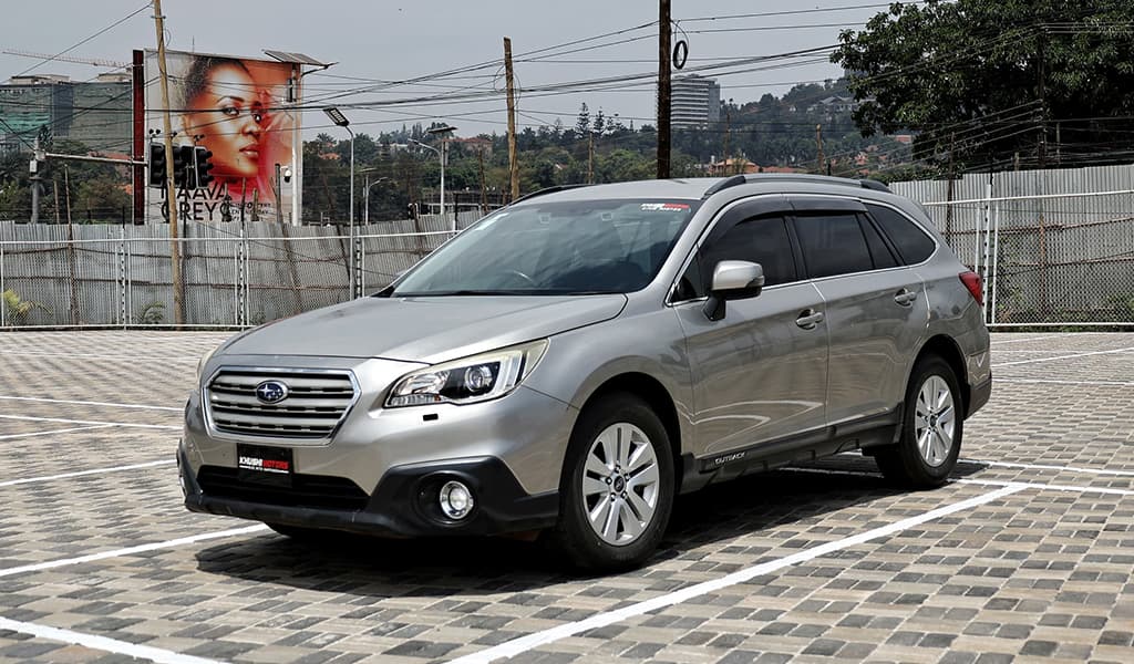 2015 Subaru Outback Base Grade image-13