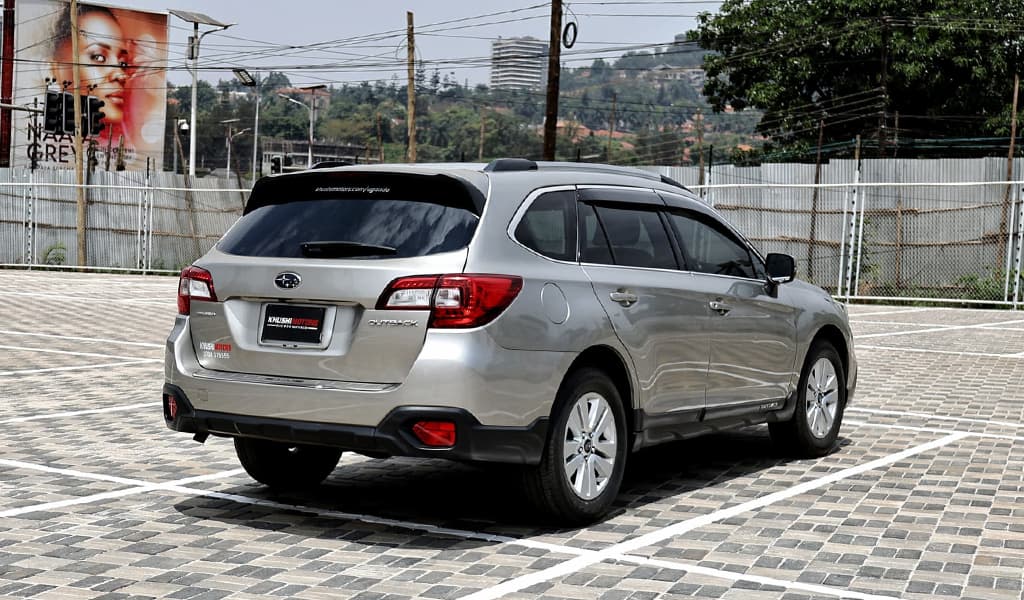 2015 Subaru Outback Base Grade image-15