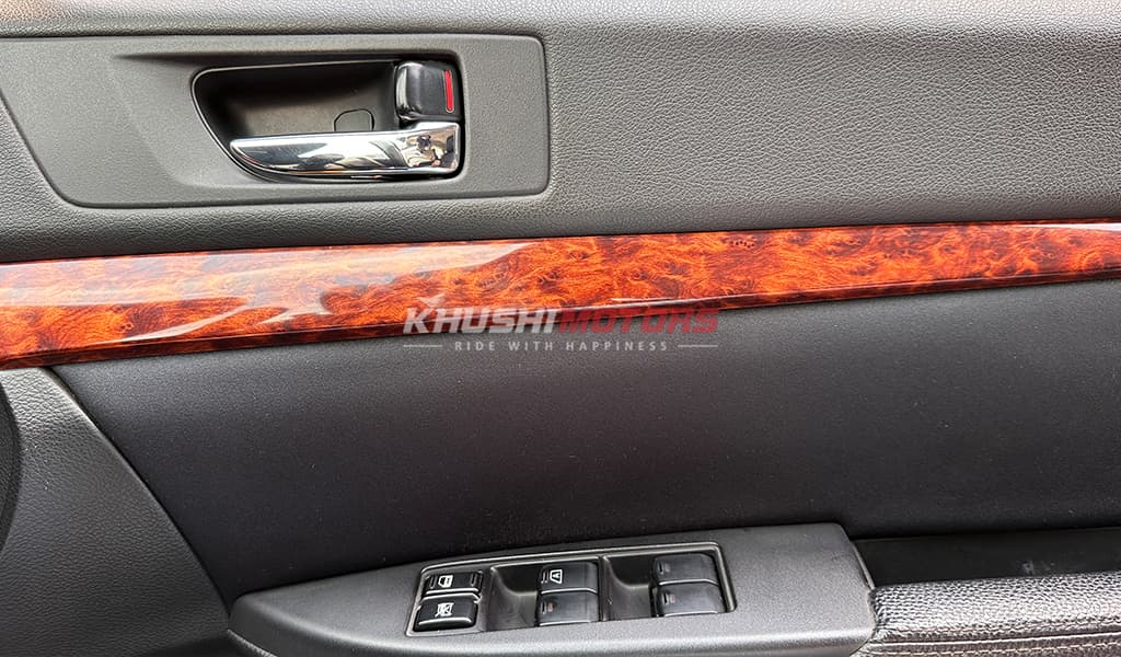 2009 Subaru Legacy Wagon image-2