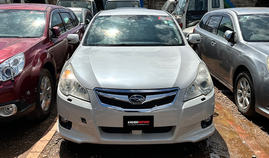2010 Subaru Legacy B4 image-1