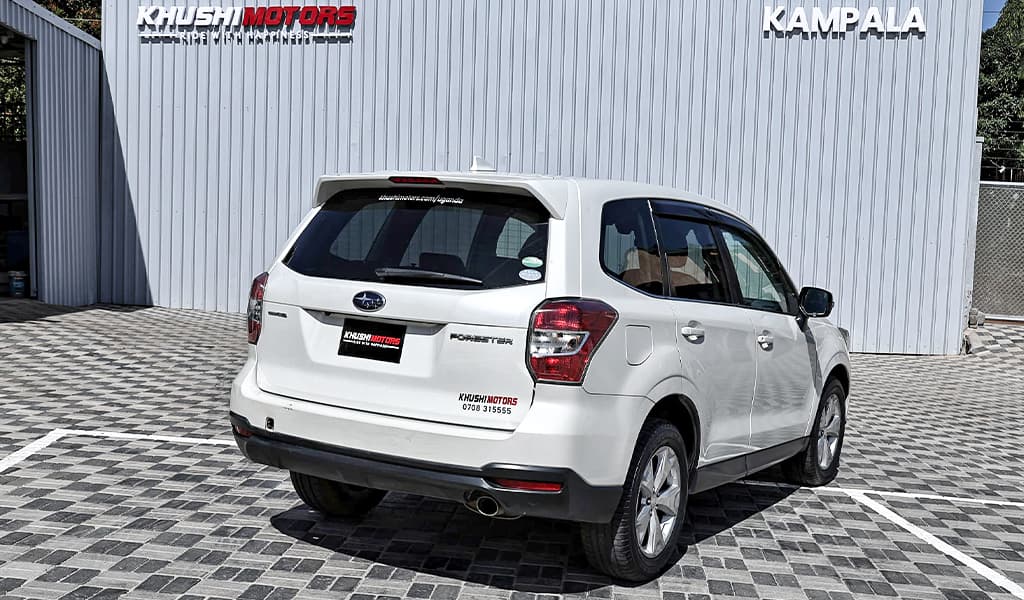 2015 Subaru Forester image-15