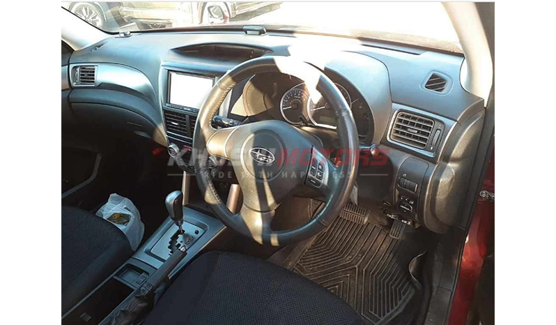 2011 Subaru Forester image-2
