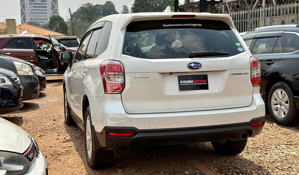 2015 Subaru Forester image-11