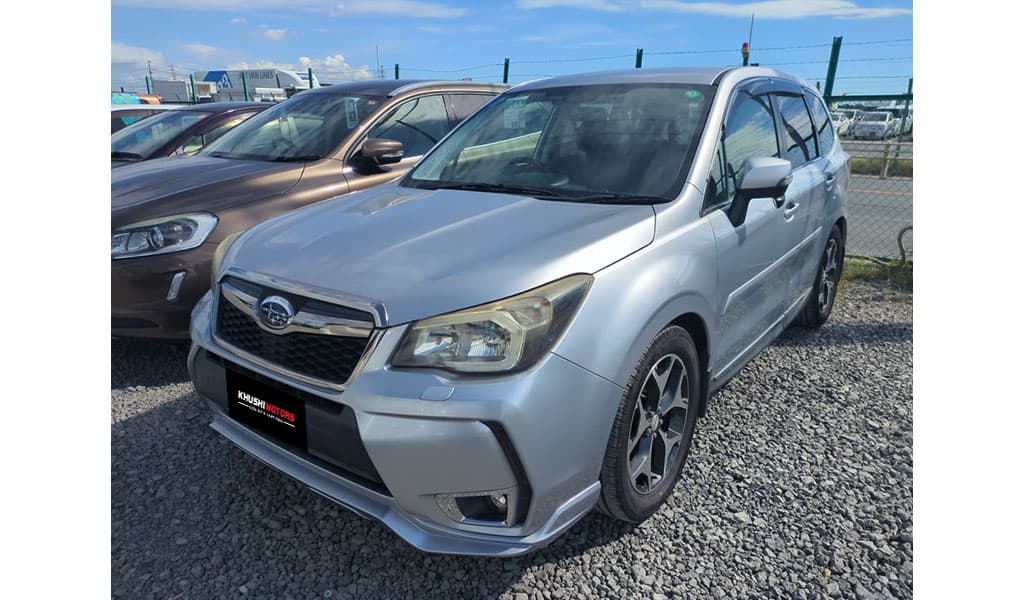 2013 Subaru Forester 2.0XT Eyesight image-2
