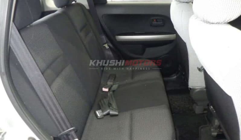 2002 Toyota IST image-6