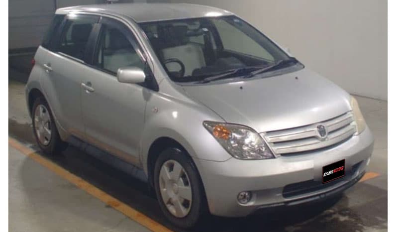 2002 Toyota IST image-9