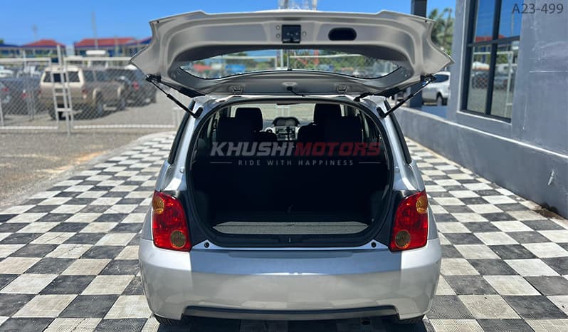 2002 Toyota IST image-14