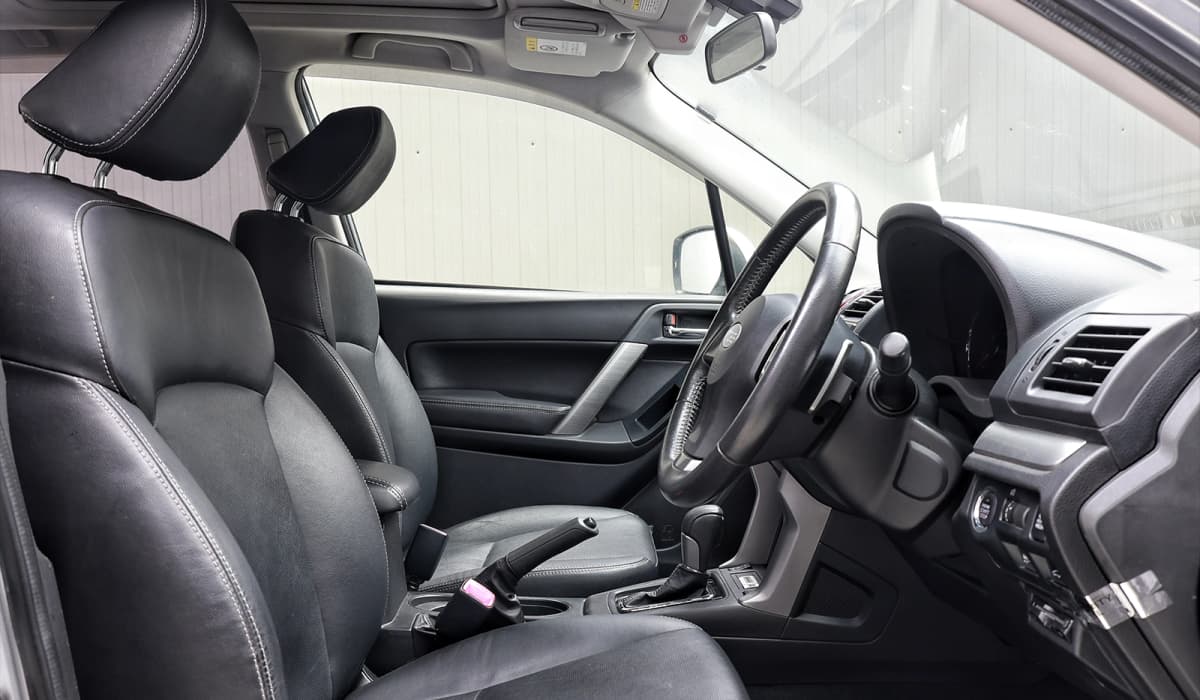 2013 Subaru Forester 2.0XT Eyesight image-18