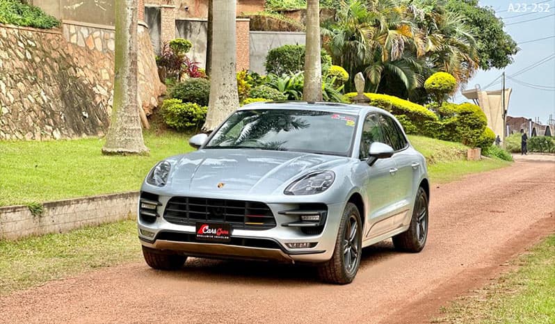 2016 Porsche Macan image-7