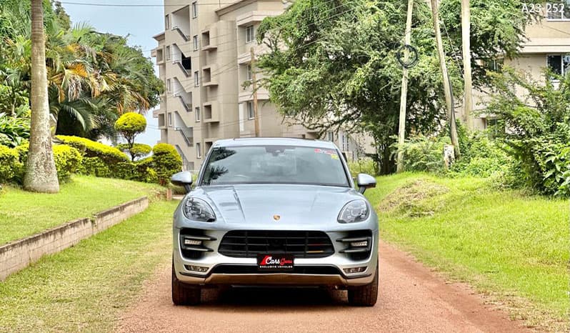 2016 Porsche Macan image-8