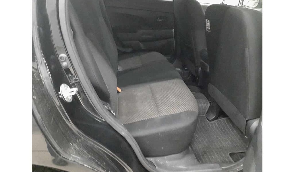 2018 Mitsubishi Rvr image-2