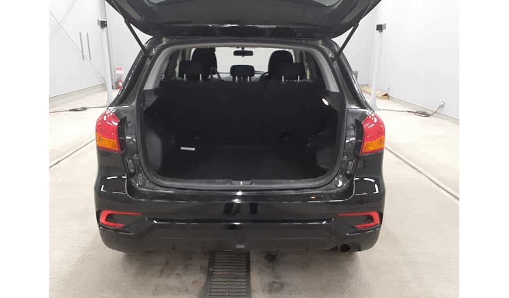 2018 Mitsubishi Rvr image-3