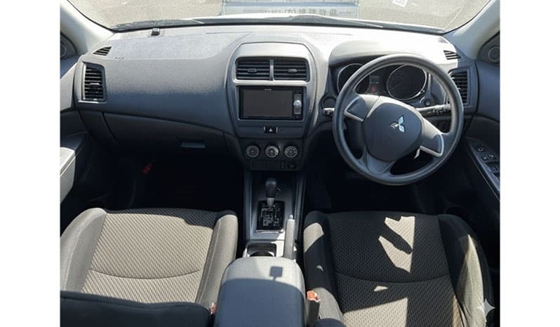 2019 Mitsubishi Rvr M image-4