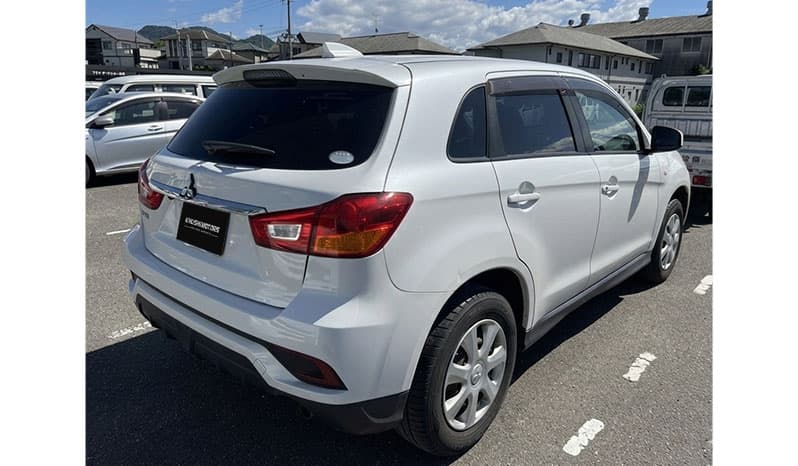 2019 Mitsubishi Rvr M image-5
