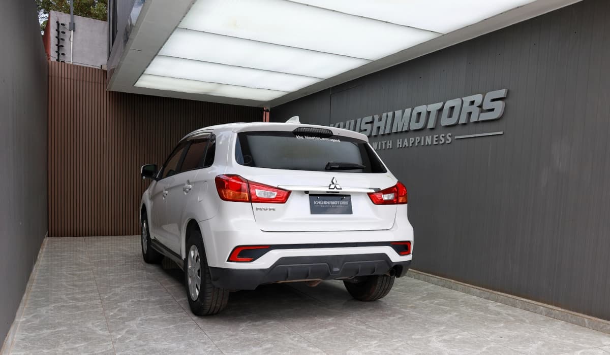 2019 Mitsubishi Rvr M image-14