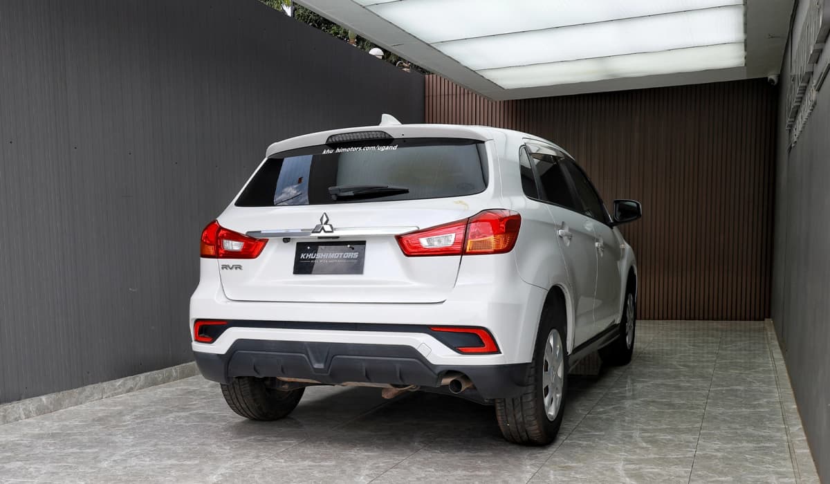 2019 Mitsubishi Rvr M image-16