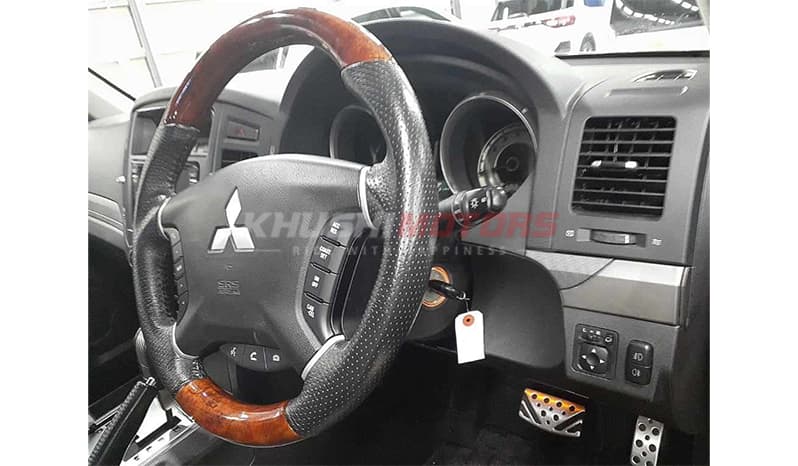 2011 Mitsubishi Pajero Mini image-4