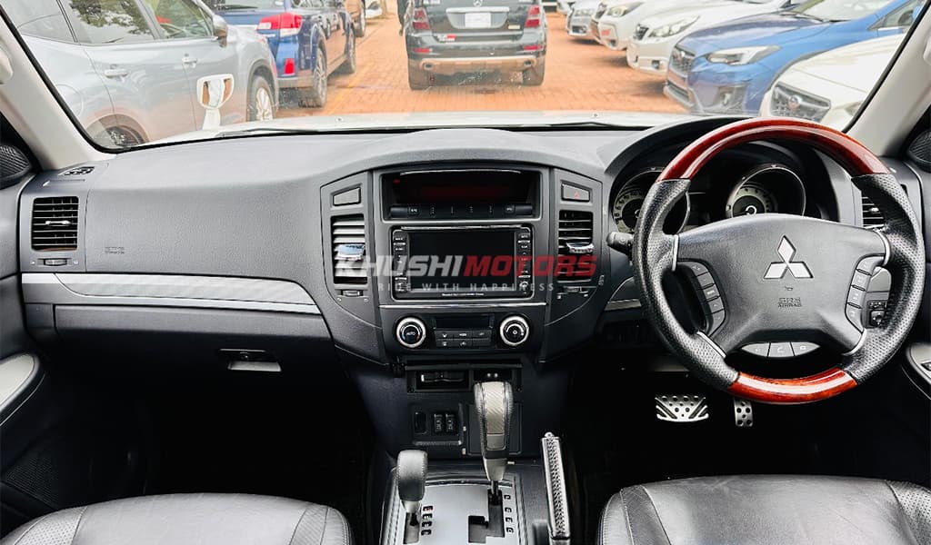 2011 Mitsubishi Pajero Mini image-11