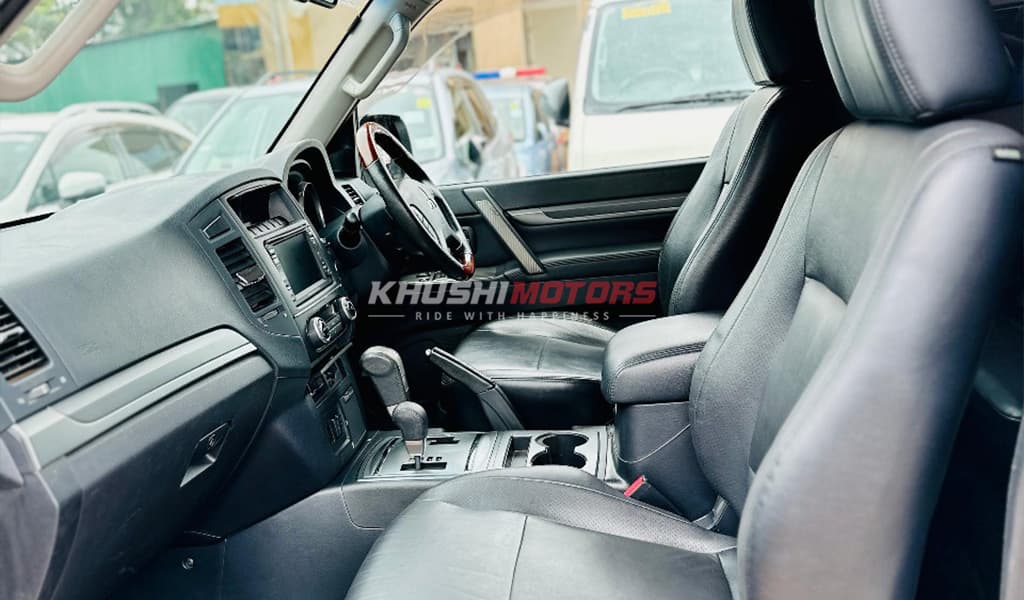 2011 Mitsubishi Pajero Mini image-14