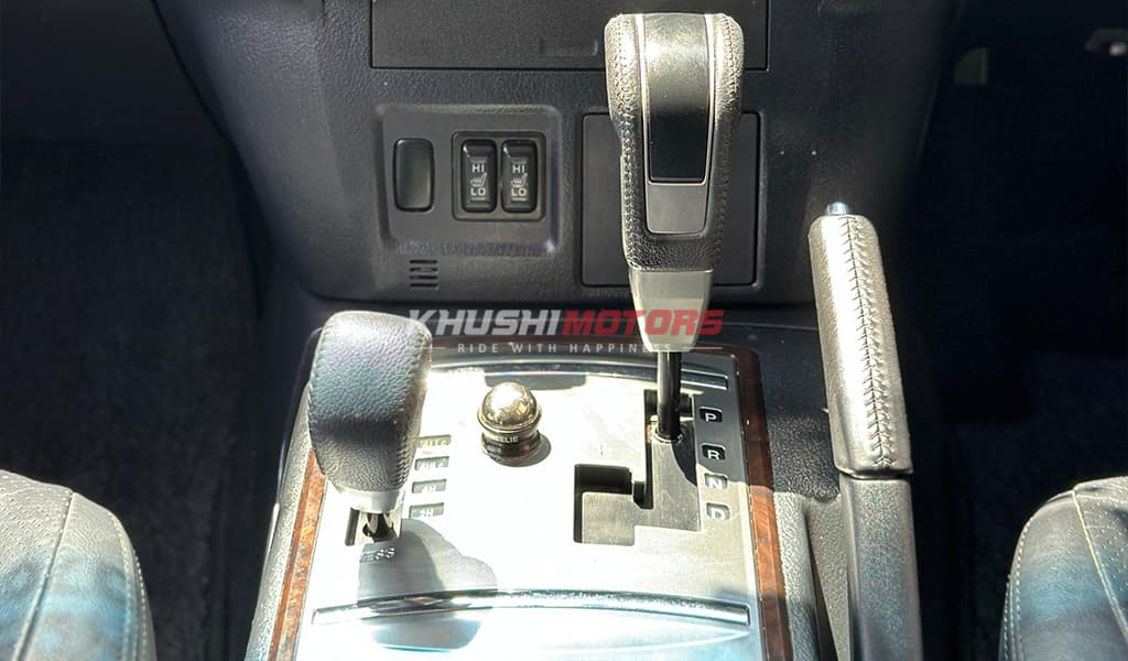 2011 Mitsubishi Pajero image-14