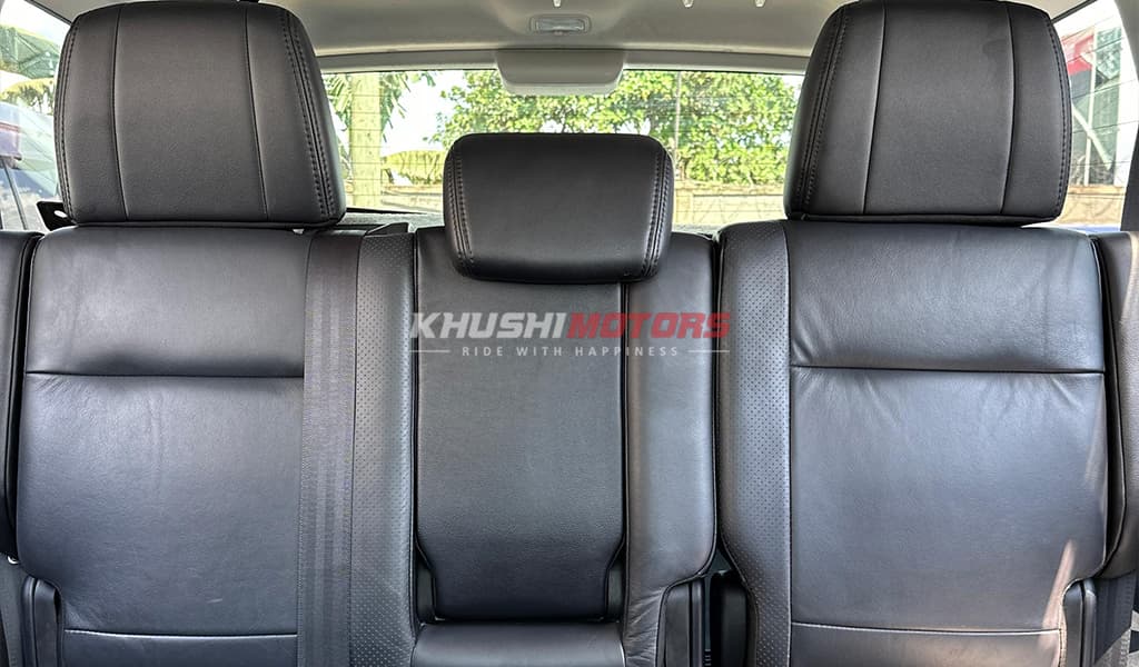 2011 Mitsubishi Pajero image-16